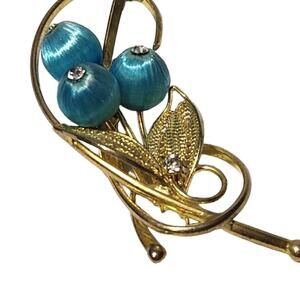 VTG 60s LARGE FLORAL BROOCH TEAL BLUE BERRIES GOLD FILIGREE LEAF BRIDAL WEDDING